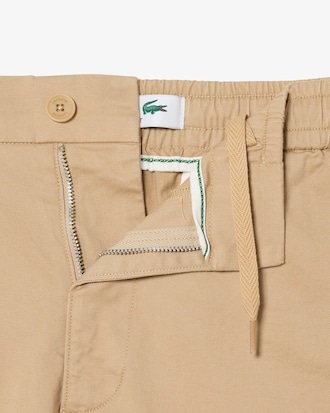 Pantal&oacute;n corto de corte regular de algod&oacute;n el&aacute;stico