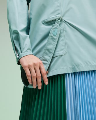 Camisa de mujer Fashion Show ligera en nylon