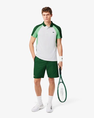 Polo deportivo con estampado y bloques de color