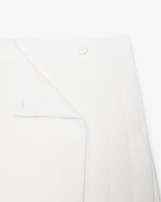 Falda plisada de crep&eacute; vaporoso