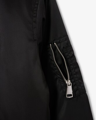 Cazadora tipo bomber acolchada impermeable