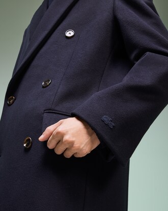 Abrigo de hombre Fashion Show con solapa cruzada