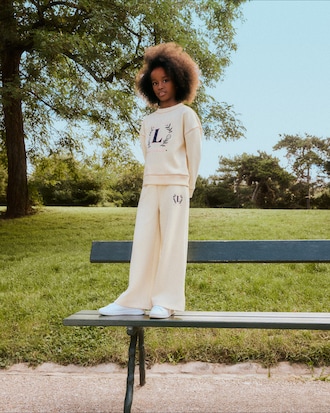 Sweatshirt n&eacute;opr&egrave;ne badge brod&eacute;