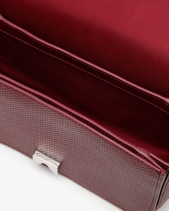 Borsa a tracolla da donna con patta in pelle piqué Chantaco