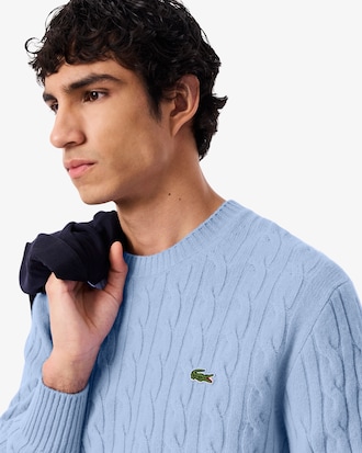 Maglione girocollo a trecce in lana cardata