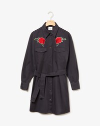 Vestito chemisier da donna in cotone con rosa ricamata e cintura Lacoste LIVE