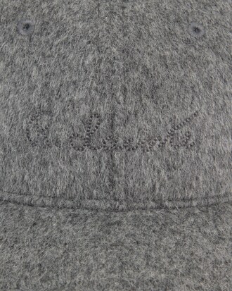 Cappellino ricamato in lana