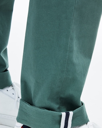 Pantaloni chino slim fit in gabardine stretch tinta unita
