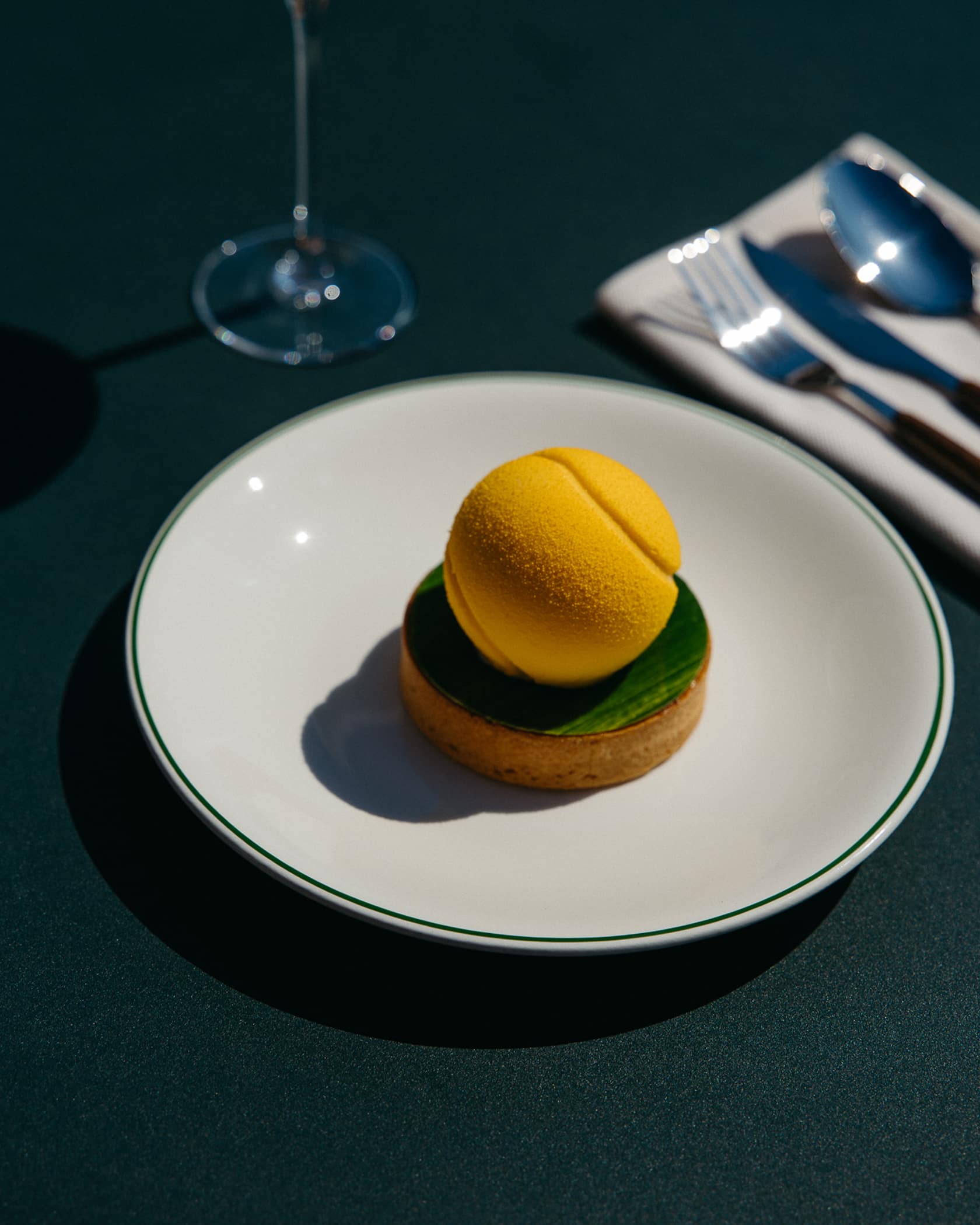 Pallina da tennis dessert Cafè Lacoste Monaco