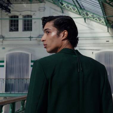 fashion-show-commercialization-color