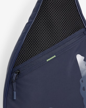 Gioca con la borsa per racchette Lacoste con tracolla