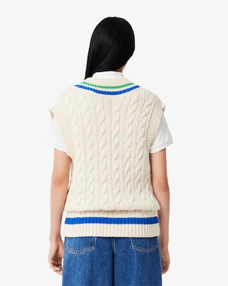 Gilet in maglia a trecce con scollo a V