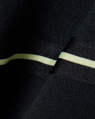 Polo in piqu&eacute; Ultra Dry a righe con marchio