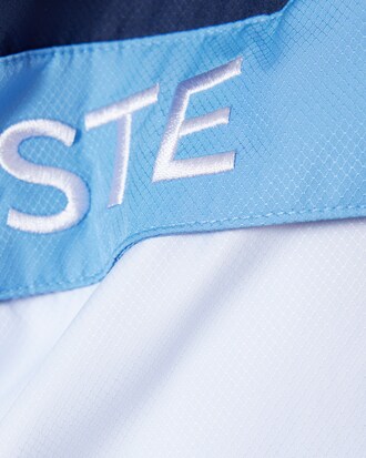 Corta-vento com Capuz em Tafet&aacute; de Diamante