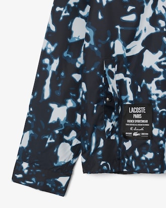 Corta-vento Impermeável com Padrão Estampado